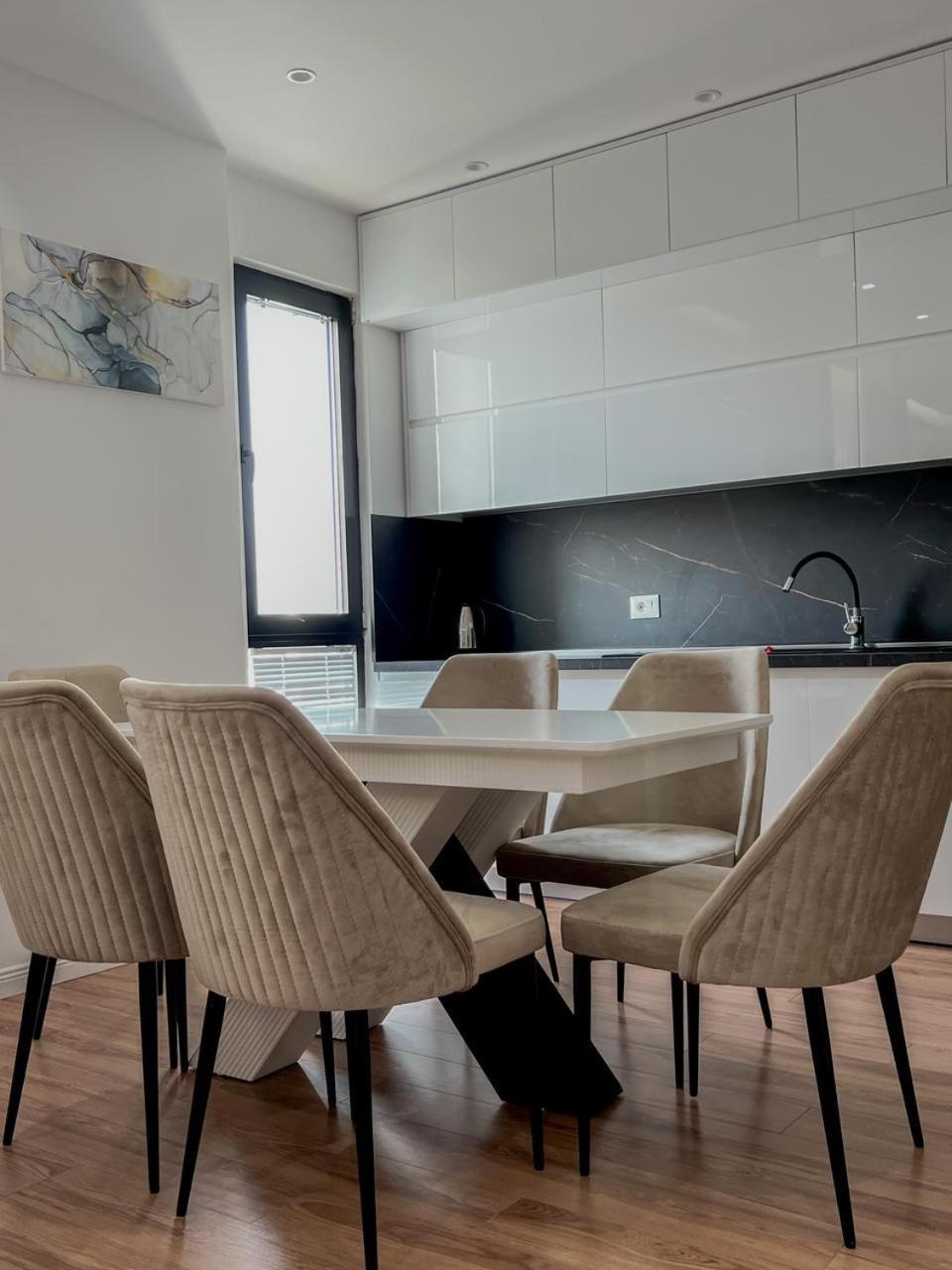 Lux Apartment At Arlis Тирана Экстерьер фото