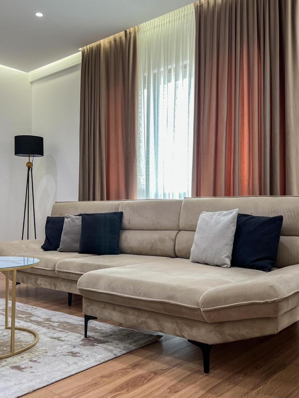 Lux Apartment At Arlis Тирана Экстерьер фото