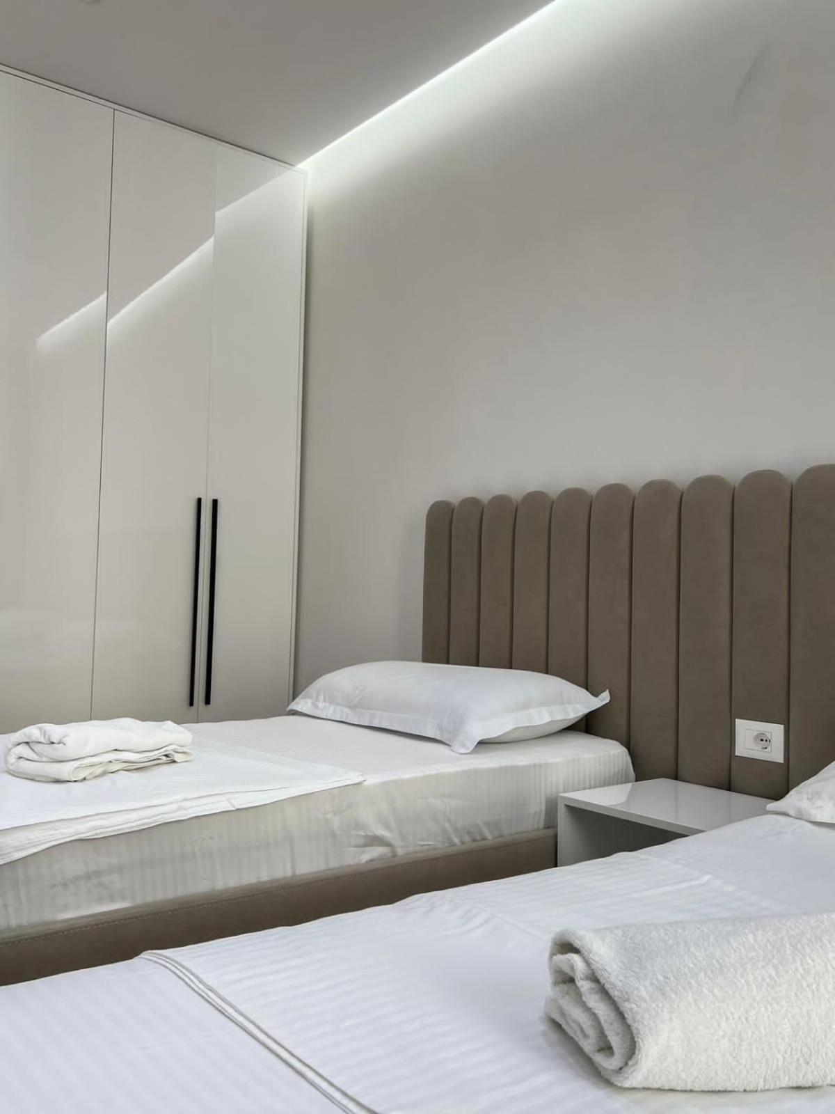 Lux Apartment At Arlis Тирана Экстерьер фото