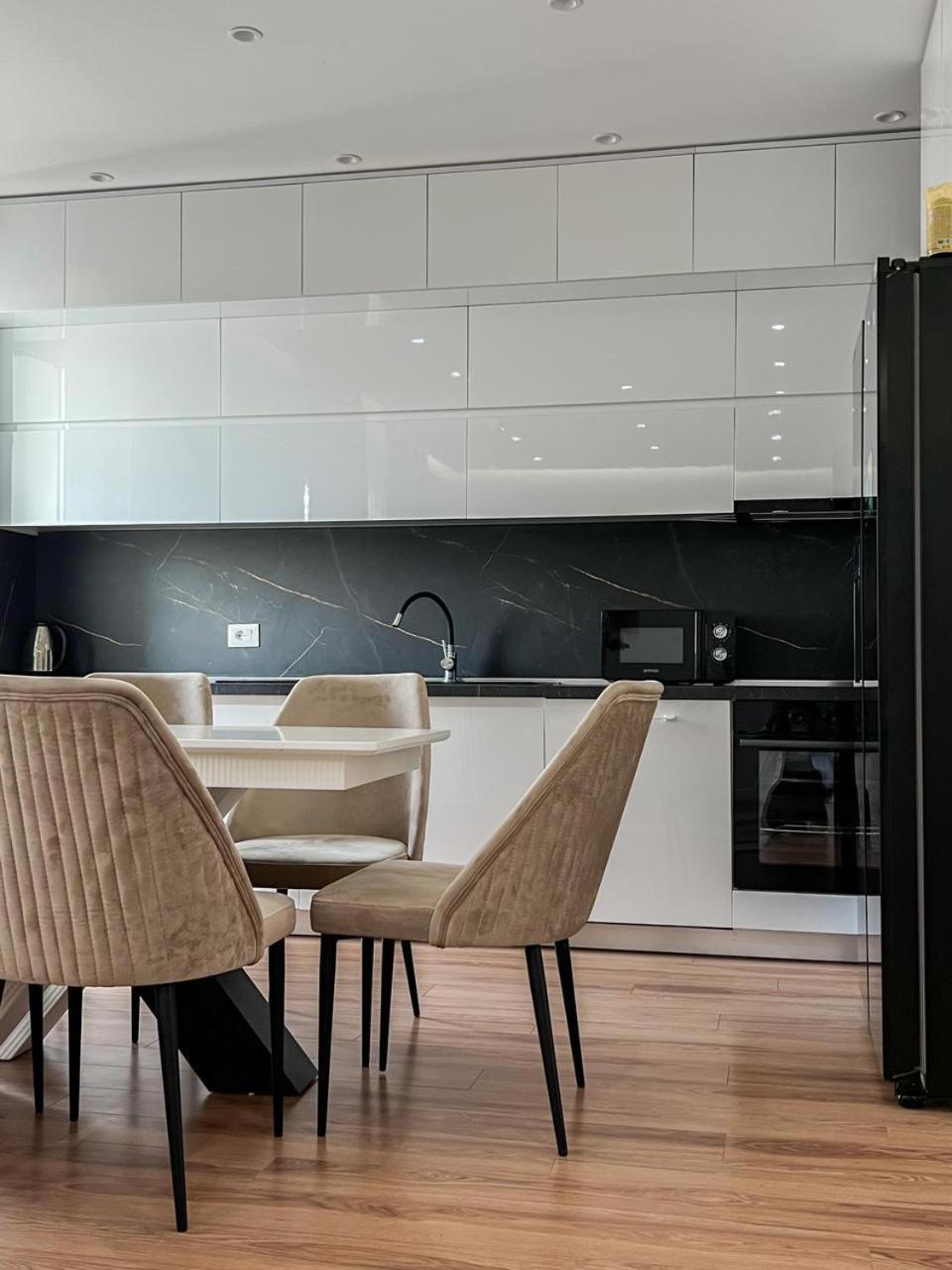 Lux Apartment At Arlis Тирана Экстерьер фото