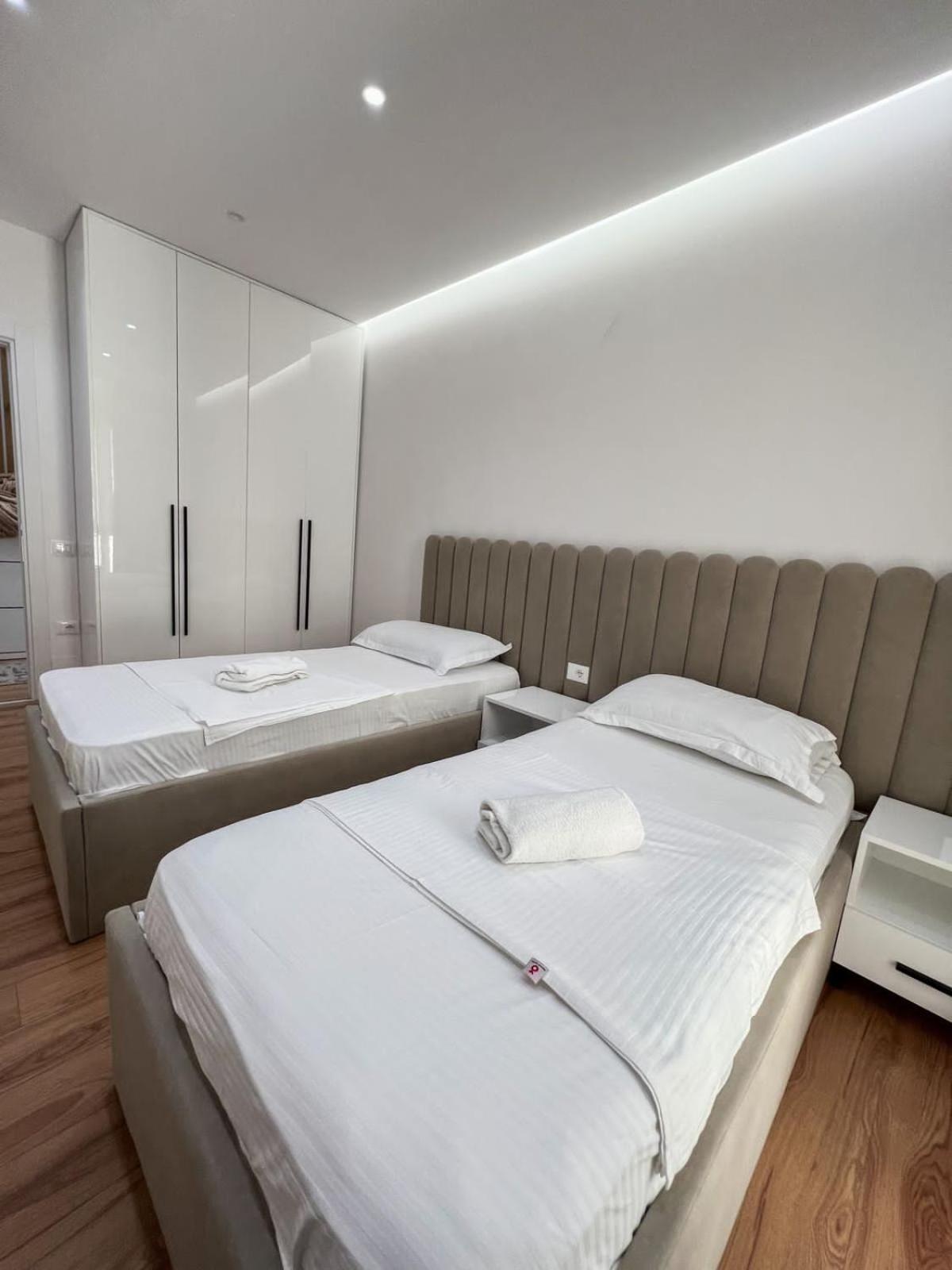 Lux Apartment At Arlis Тирана Экстерьер фото